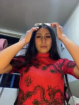 Snapshot of Violeet-Smith chatting on 11.04.25 Violeet-Smith online show from 11.04.25