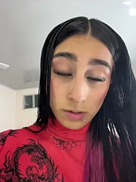 Snapshot of Violeet-Smith chatting on 11.12.25 Violeet-Smith online show from 11.12.25