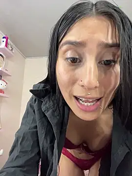 Snapshot of Violeet-Smith chatting on 11.14.25 Violeet-Smith online show from 11.14.25