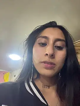 Snapshot of Violeet-Smith chatting on 12.03.25 Violeet-Smith online show from 12.03.25