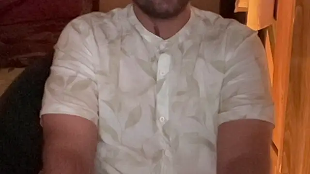 Snapshot of MakeMeAwareAah chatting on 10.22.25 MakeMeAwareAah online show from 10.22.25