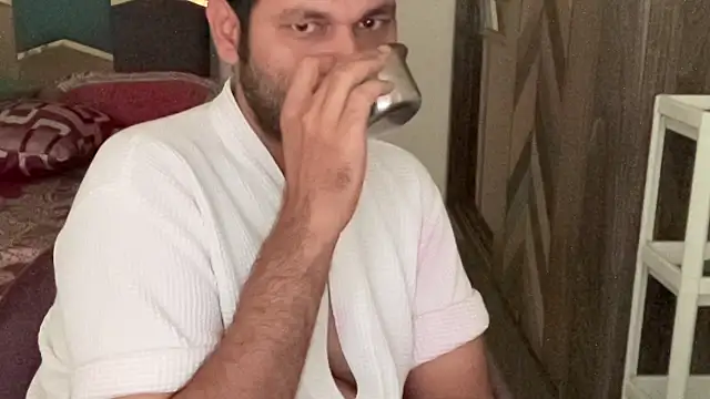 Snapshot of MakeMeAwareAah chatting on 10.24.25 MakeMeAwareAah online show from 10.24.25