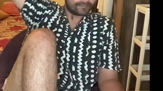 Snapshot of MakeMeAwareAah chatting on 10.25.25 MakeMeAwareAah online show from 10.25.25