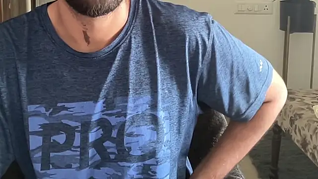 Snapshot of MakeMeAwareAah chatting on 11.29.25 MakeMeAwareAah online show from 11.29.25