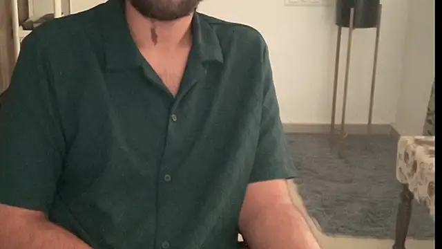 Snapshot of MakeMeAwareAah chatting on 12.04.25 MakeMeAwareAah online show from 12.04.25