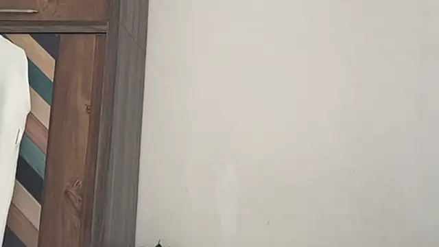 Snapshot of MakeMeAwareAah chatting on 12.22.25 MakeMeAwareAah online show from 12.22.25