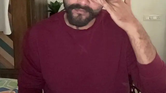 Snapshot of MakeMeAwareAah chatting on 12.23.25 MakeMeAwareAah online show from 12.23.25