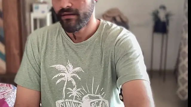 Snapshot of MakeMeAwareAah chatting on 01.09.26 MakeMeAwareAah online show from 01.09.26