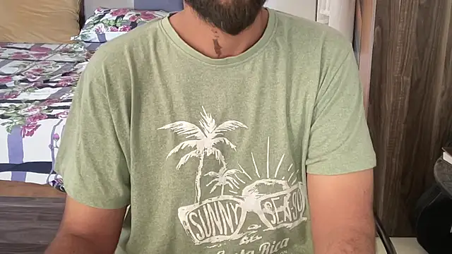 Snapshot of MakeMeAwareAah chatting on 04.14.26 MakeMeAwareAah online show from 04.14.26