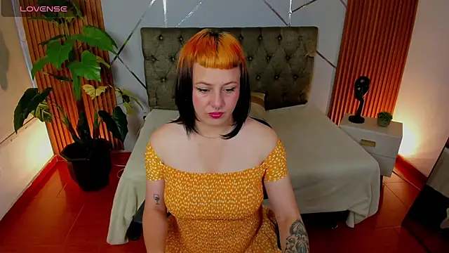 Snapshot of camilaa_lux chatting on 02.06.26 camilaa lux online show from 02.06.26