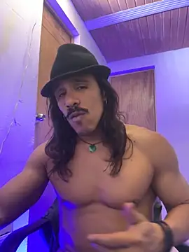 Snapshot of caiiobahia chatting on 11.02.25 caiiobahia online show from 11.02.25