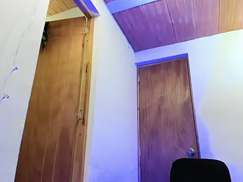 Snapshot of caiiobahia chatting on 11.04.25 caiiobahia online show from 11.04.25