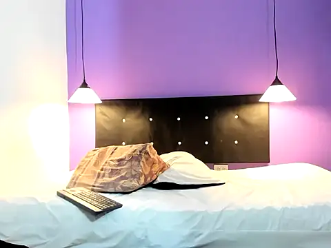 Snapshot of caiiobahia chatting on 11.14.25 caiiobahia online show from 11.14.25