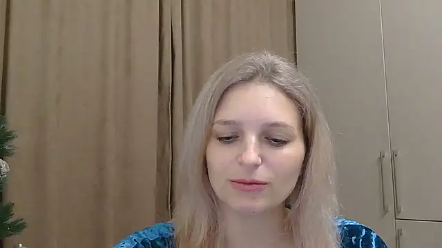 Snapshot of ElisSky301 chatting on 12.19.25 ElisSky301 online show from 12.19.25