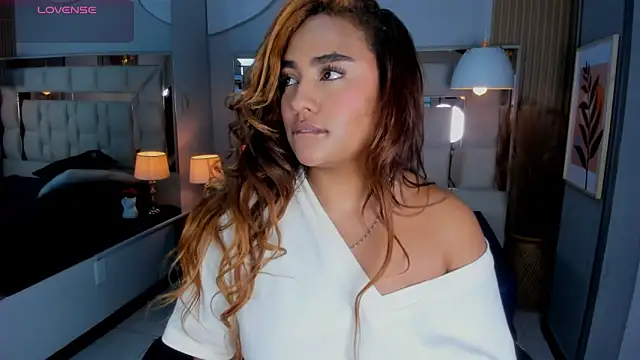 Snapshot of AnguelJones chatting on 10.30.25 AnguelJones online show from 10.30.25