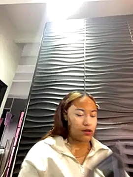 Snapshot of AnguelJones chatting on 12.05.25 AnguelJones online show from 12.05.25