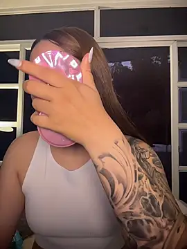 Beella1  online show from 12.18.25