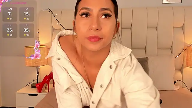 ameliebelle  online show from 11.17.25