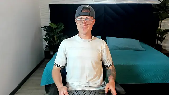 Lil James online show from 02.04.26