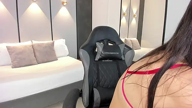 mia collins96 online show from 02.28.26