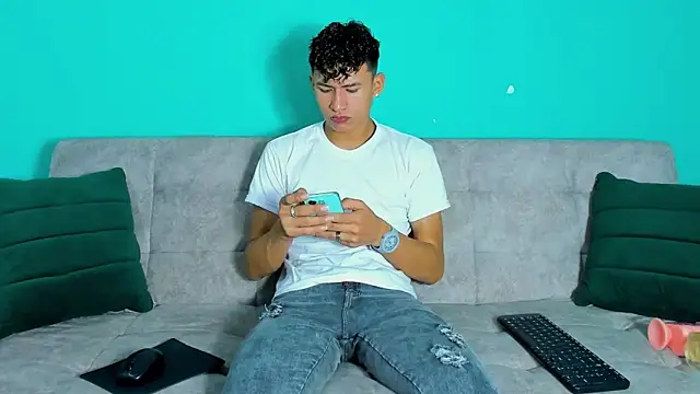 Nicolas Torres  online show from 11.22.25