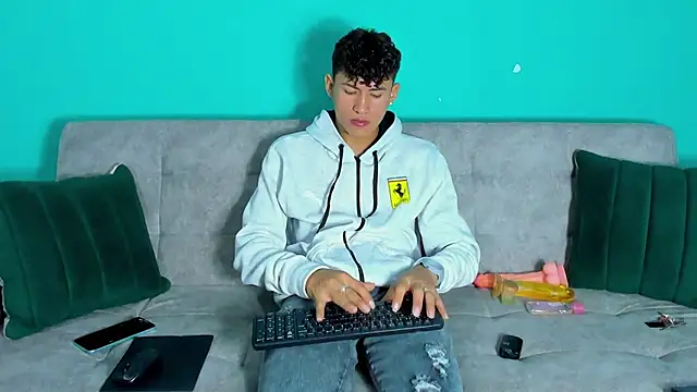 Nicolas Torres  online show from 11.24.25