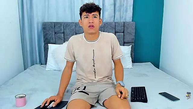 Nicolas Torres  online show from 11.30.25