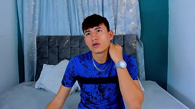 Nicolas Torres  online show from 12.17.25