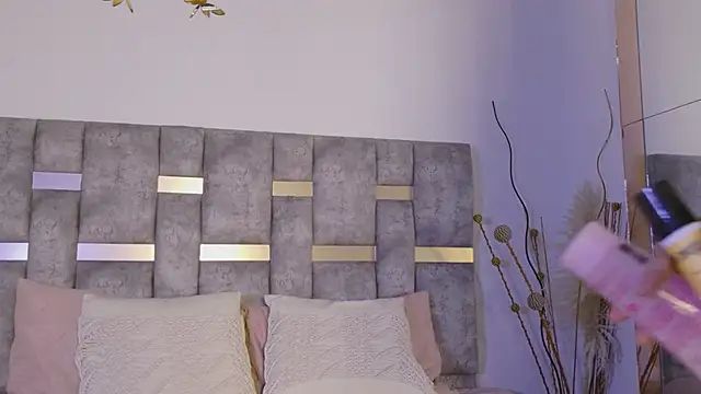 Karina Wong online show from 11.01.25