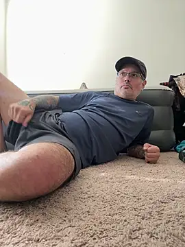 Snapshot of D13ON3L chatting on 11.09.25 D13ON3L online show from 11.09.25