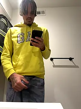 Mrmakeherwet Tez online show from 12.17.25