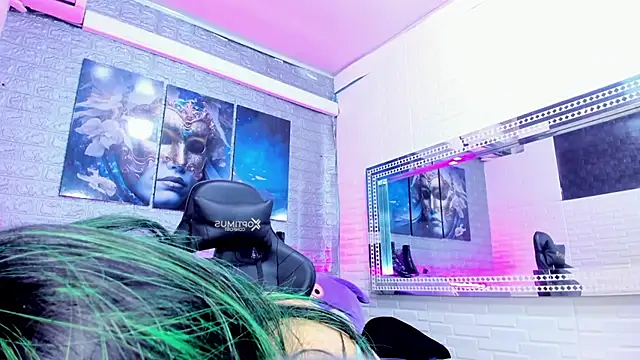 Snapshot of Jennfer_Winson chatting on 12.22.25 Jennfer Winson online show from 12.22.25