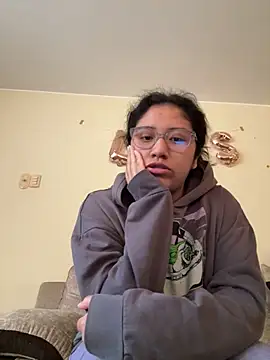 Snapshot of Kmiii21 chatting on 10.21.25 Kmiii21 online show from 10.21.25