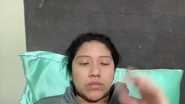 Snapshot of Kmiii21 chatting on 10.22.25 Kmiii21 online show from 10.22.25