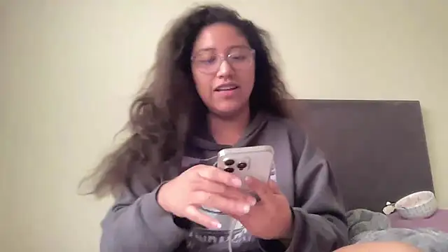 Snapshot of Kmiii21 chatting on 10.24.25 Kmiii21 online show from 10.24.25