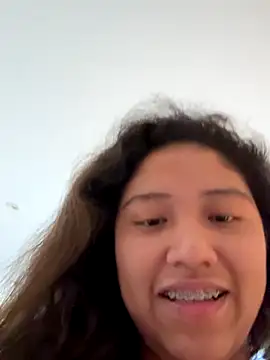 Snapshot of Kmiii21 chatting on 10.28.25 Kmiii21 online show from 10.28.25