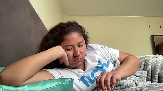 Snapshot of Kmiii21 chatting on 11.05.25 Kmiii21 online show from 11.05.25