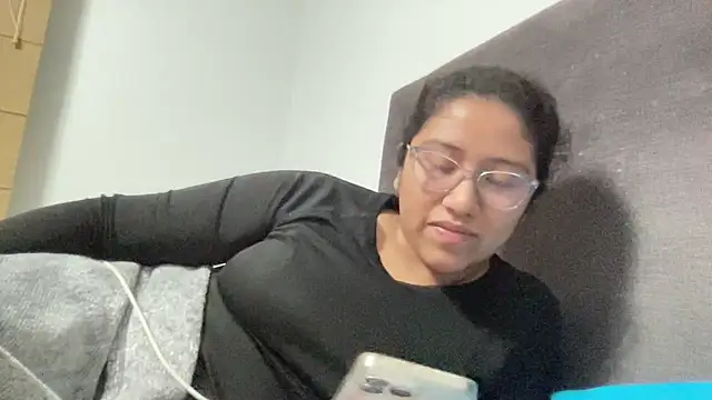 Snapshot of Kmiii21 chatting on 12.14.25 Kmiii21 online show from 12.14.25