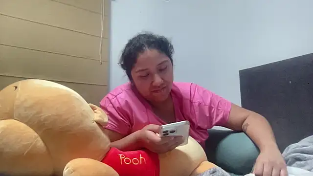 Snapshot of Kmiii21 chatting on 12.23.25 Kmiii21 online show from 12.23.25