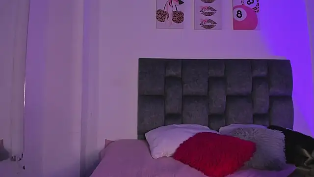 kittymonroe1 online show from 06.04.26