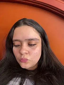 Selena Roa online show from 04.25.26