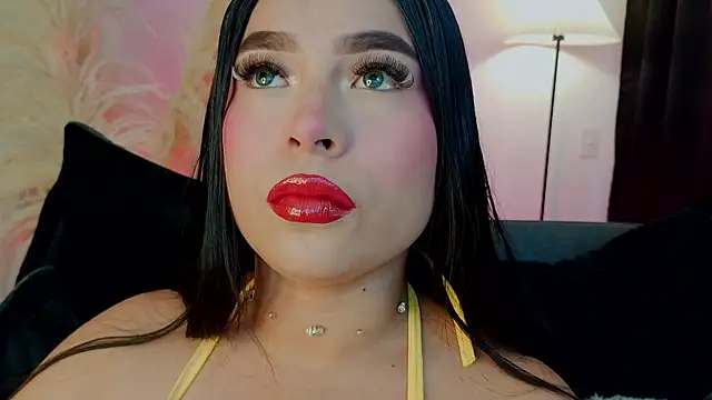 Snapshot of mia_roux1 chatting on 01.07.26 mia roux1 online show from 01.07.26