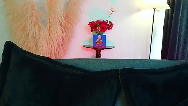 Snapshot of mia_roux1 chatting on 02.15.26 mia roux1 online show from 02.15.26