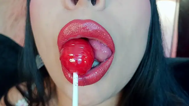 Snapshot of mia_roux1 chatting on 02.25.26 mia roux1 online show from 02.25.26