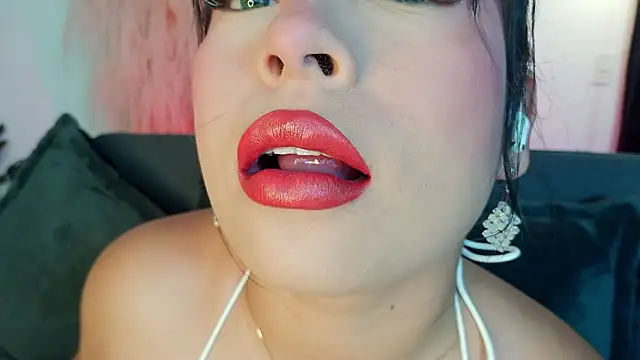 Snapshot of mia_roux1 chatting on 02.26.26 mia roux1 online show from 02.26.26