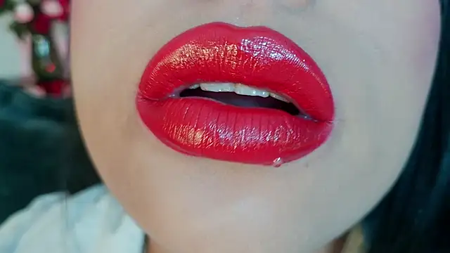 Snapshot of mia_roux1 chatting on 03.02.26 mia roux1 online show from 03.02.26