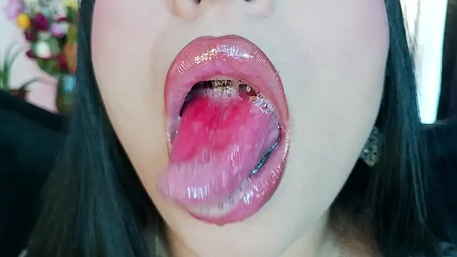 Snapshot of mia_roux1 chatting on 03.06.26 mia roux1 online show from 03.06.26