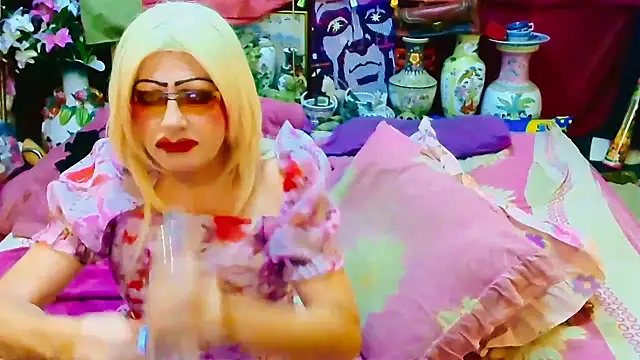 Snapshot of horni4luv chatting on 11.29.25 horni4luv online show from 11.29.25