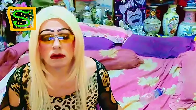 Snapshot of horni4luv chatting on 12.02.25 horni4luv online show from 12.02.25