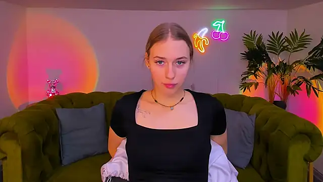 sassy cutie online show from 12.01.25